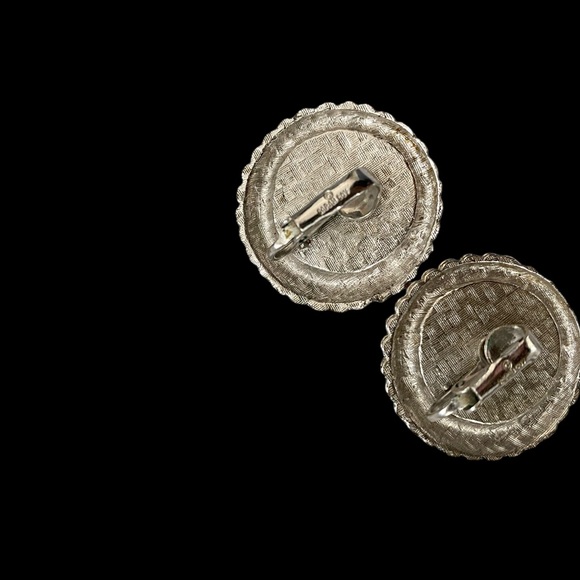 Sarah Coventry VTG Clip On Earrings Button Style Cottage Core Mom Gift - Picture 4 of 5